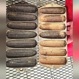 🥘 Vintage 1920 Wagner Ware Sidney Kristy Korn Kobs corn bread or muffin pan. 🥘